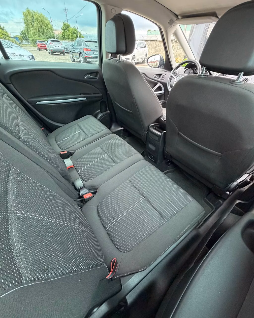 Opel Zafira фото 13