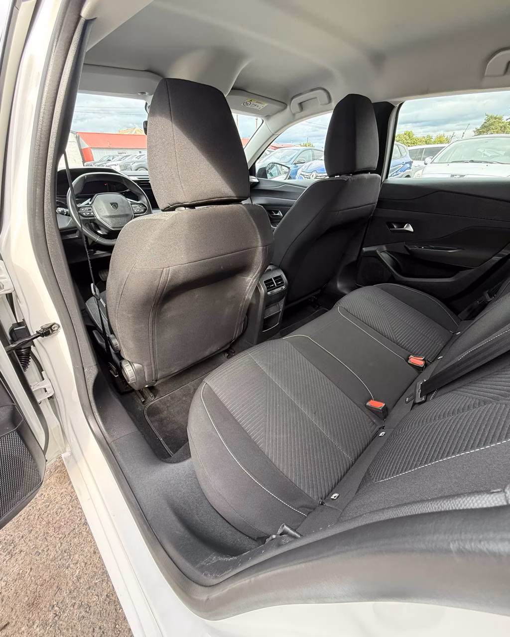 Peugeot 308 фото 11