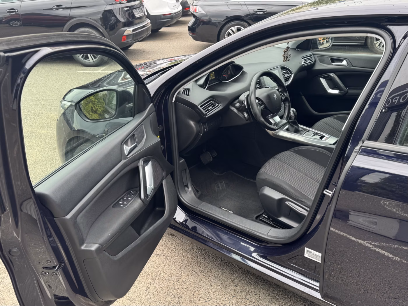 Peugeot 308 фото 12