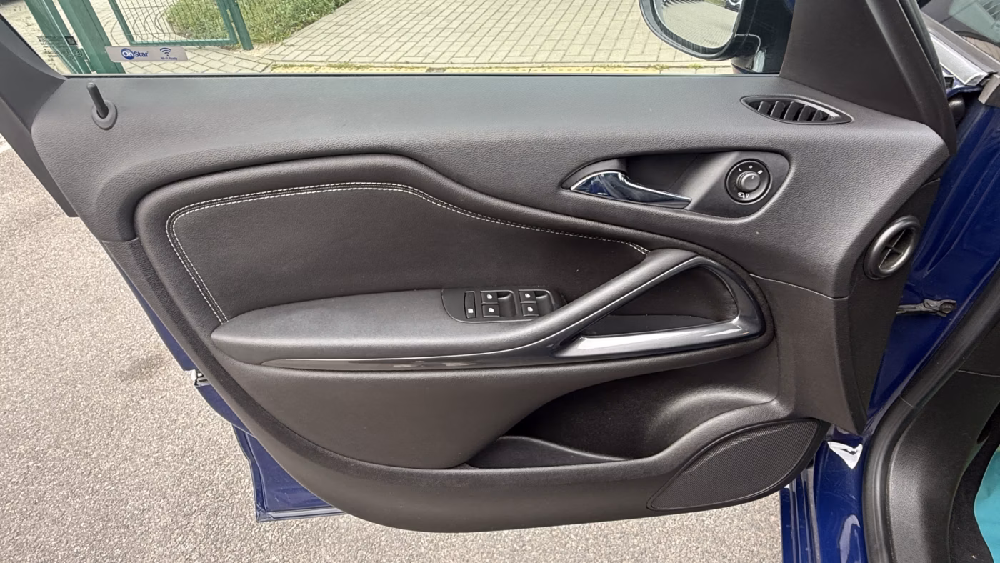 Opel Zafira фото 10