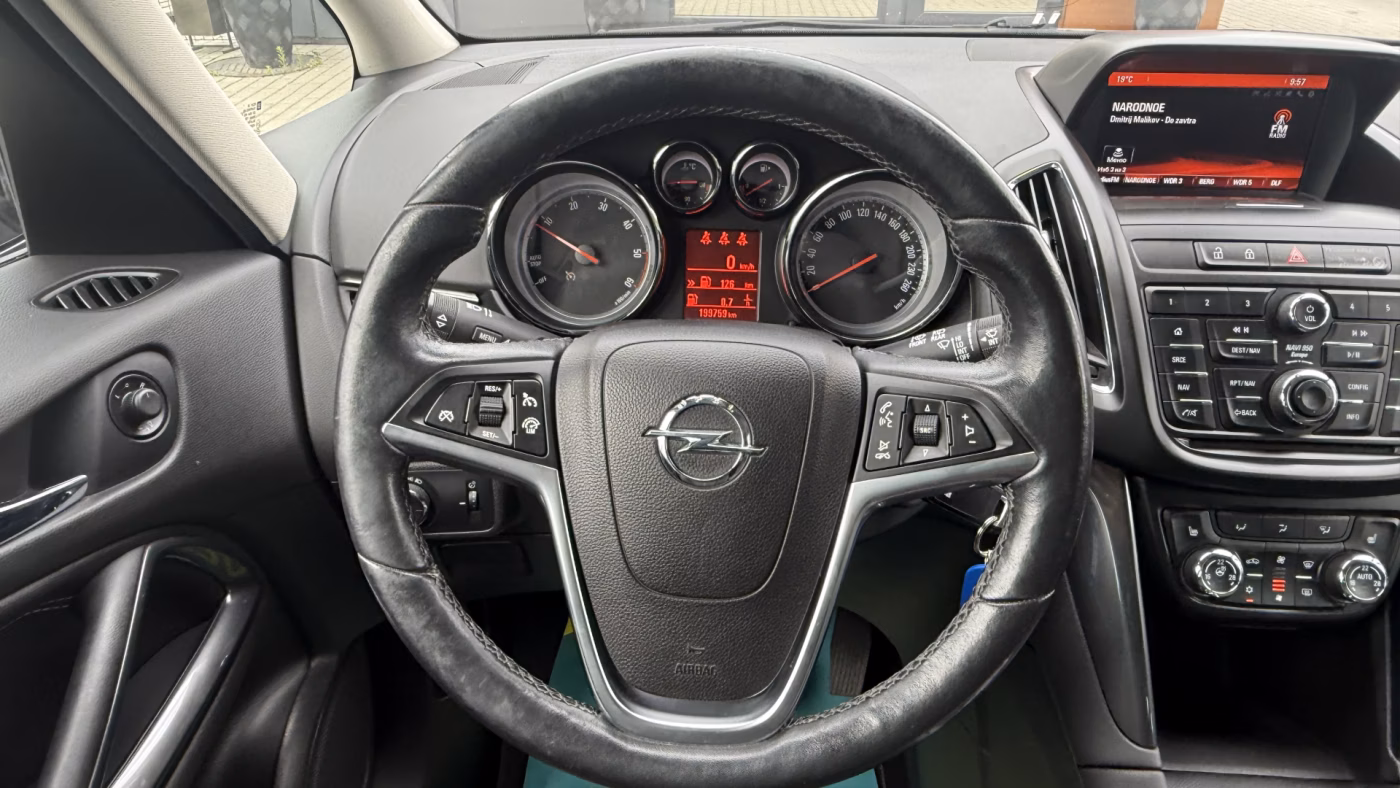 Opel Zafira фото 18