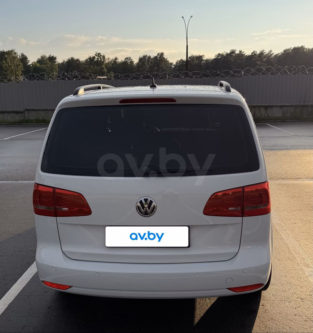 Volkswagen Touran фото 6