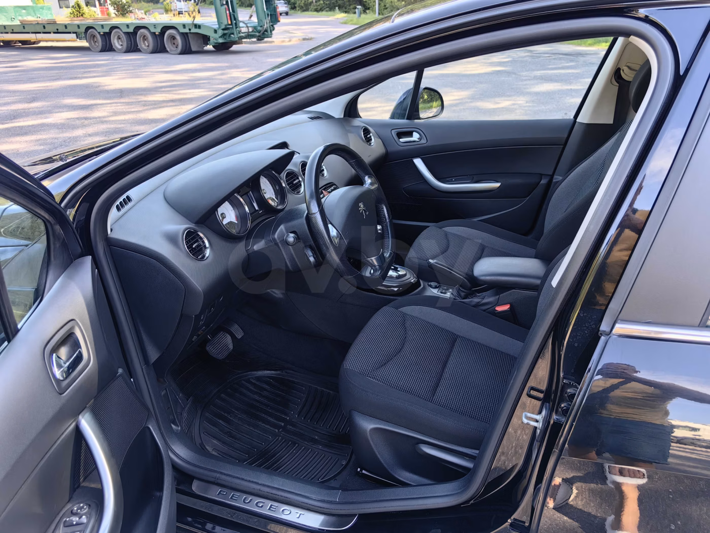 Peugeot 408 фото 9