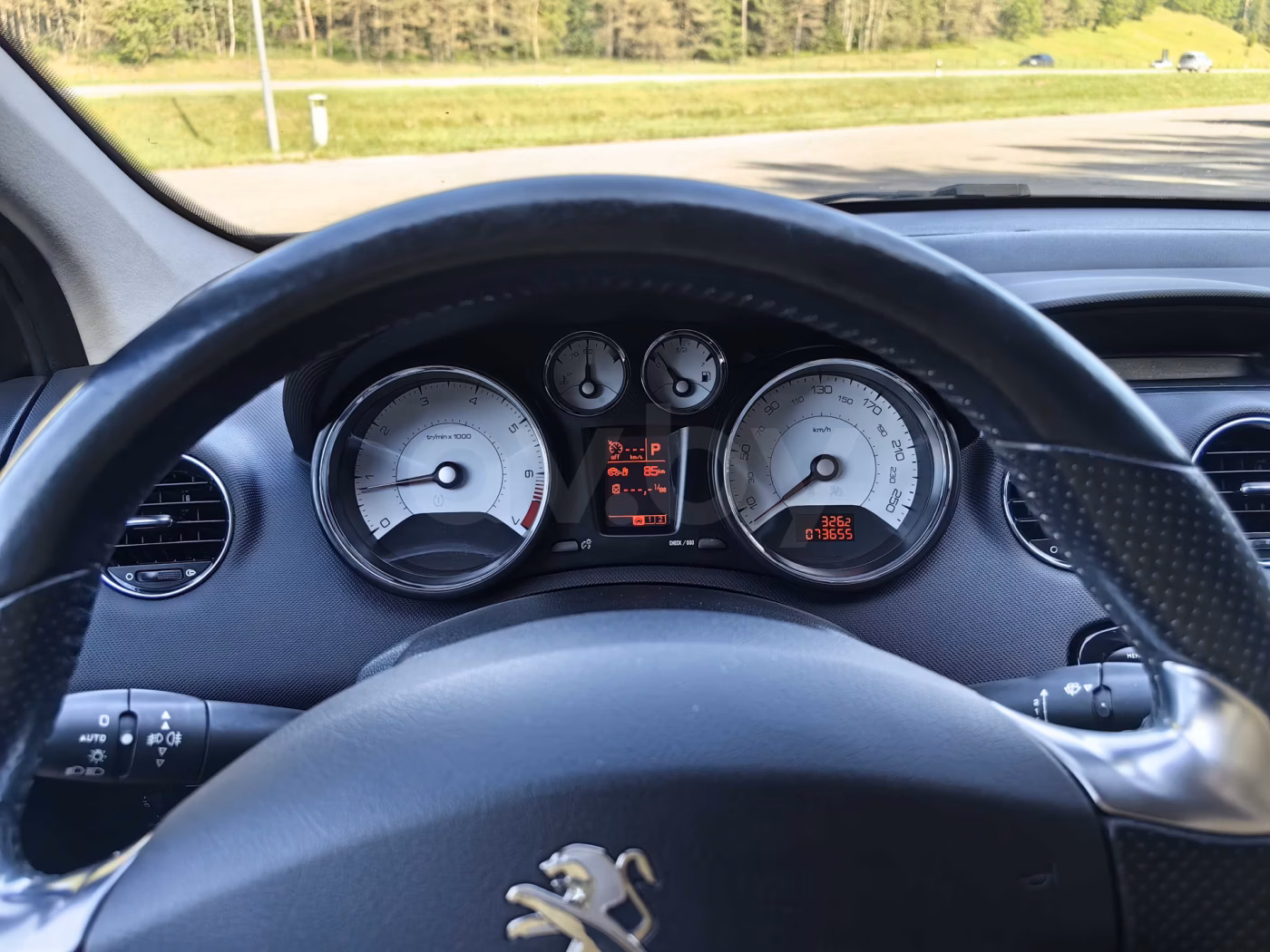 Peugeot 408 фото 11