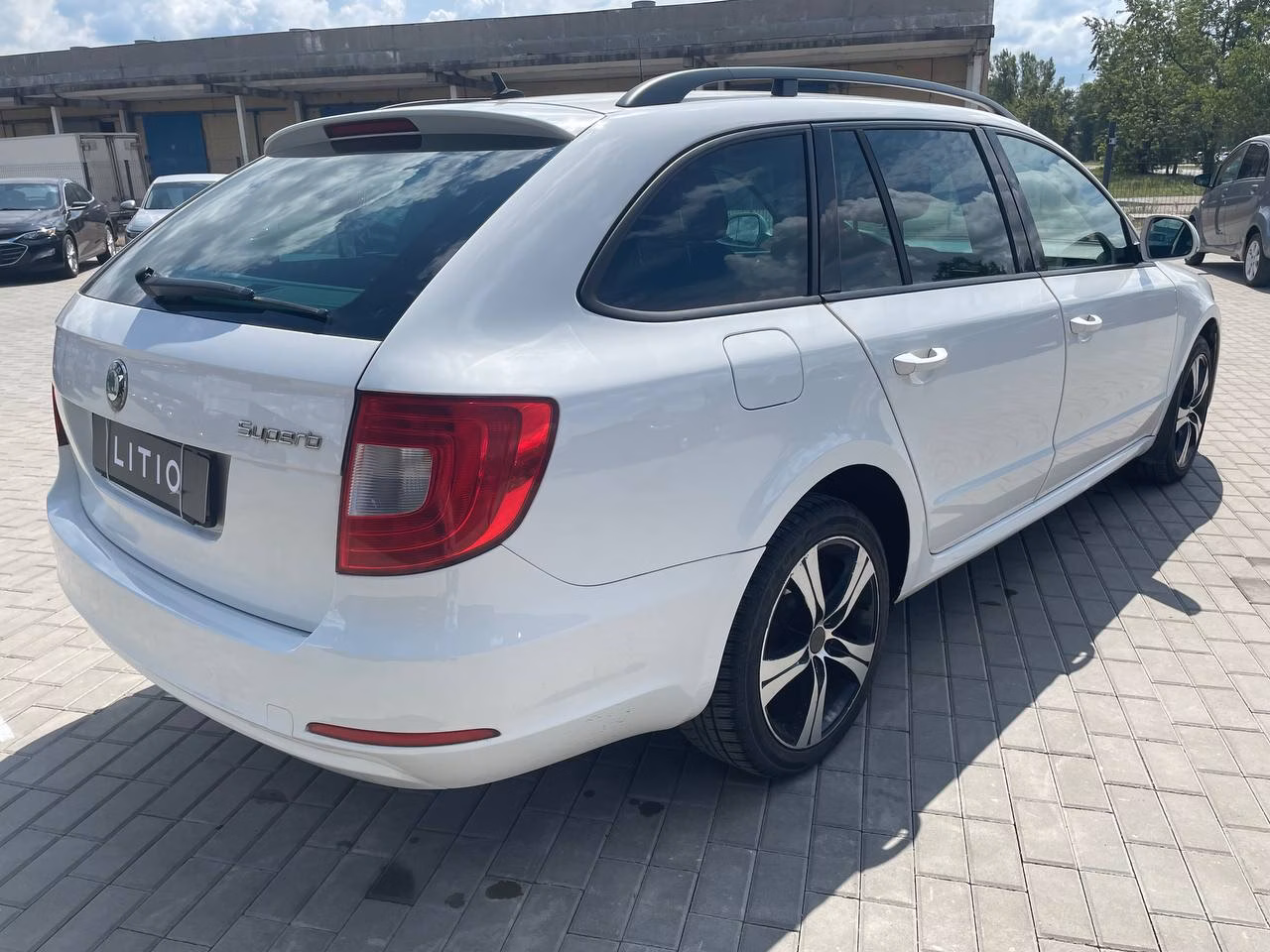 Skoda Superb фото 8