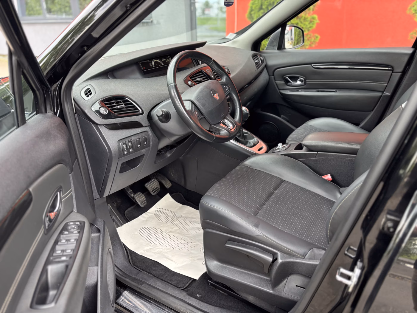 Renault Scenic фото 12