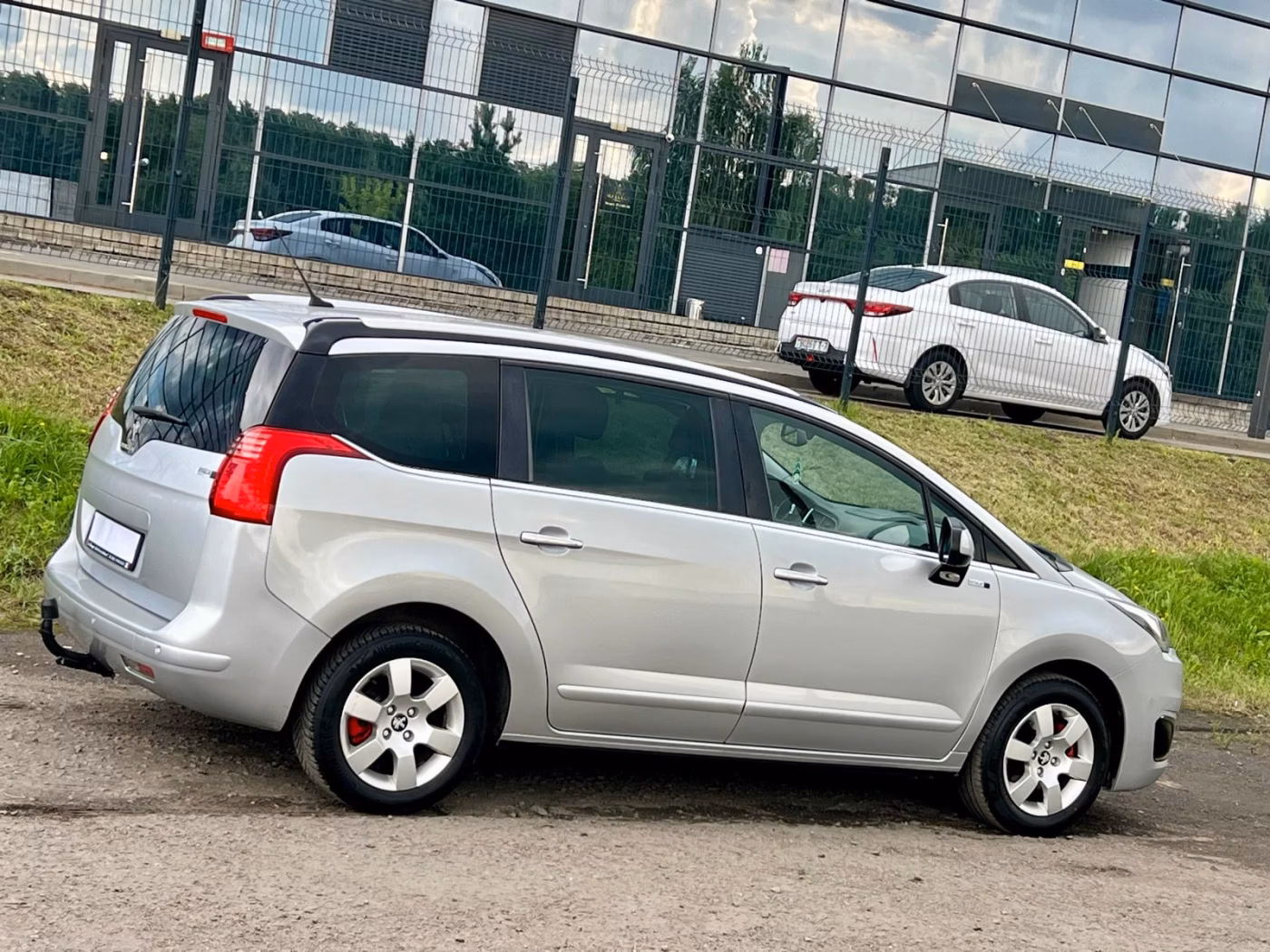Peugeot 5008 фото 8