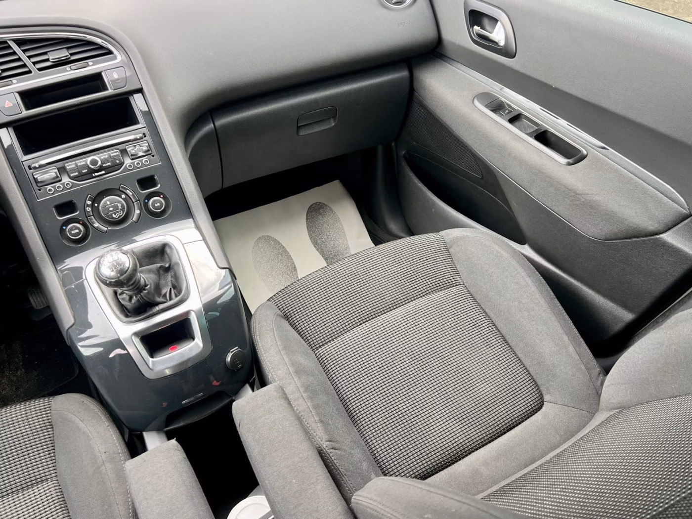 Peugeot 5008 фото 20