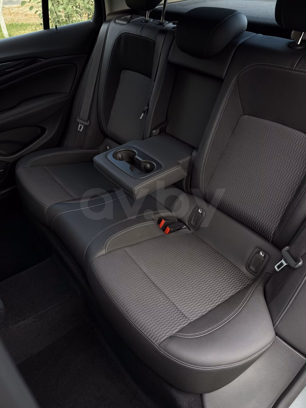 Opel Insignia фото 9