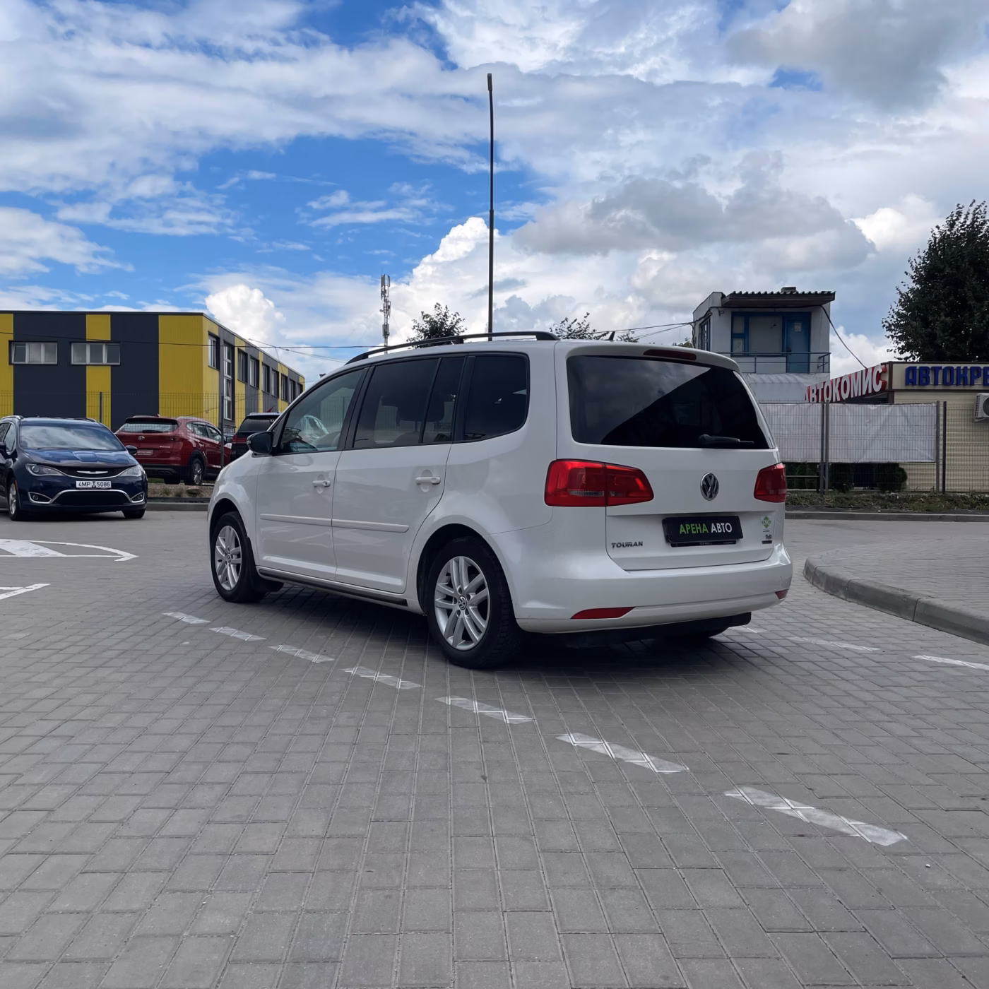 Volkswagen Touran фото 6