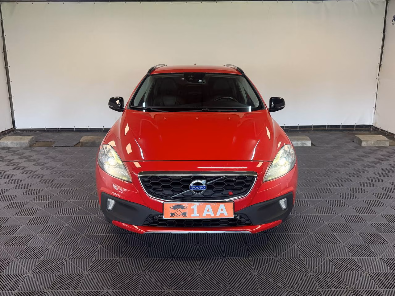 Volvo V40 Cross Country фото 2