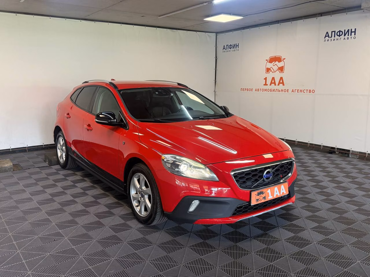 Volvo V40 Cross Country фото 3