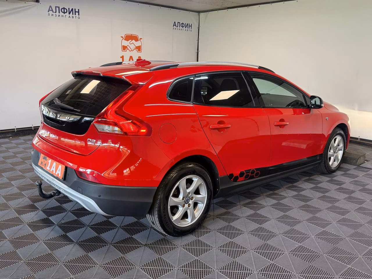 Volvo V40 Cross Country фото 10