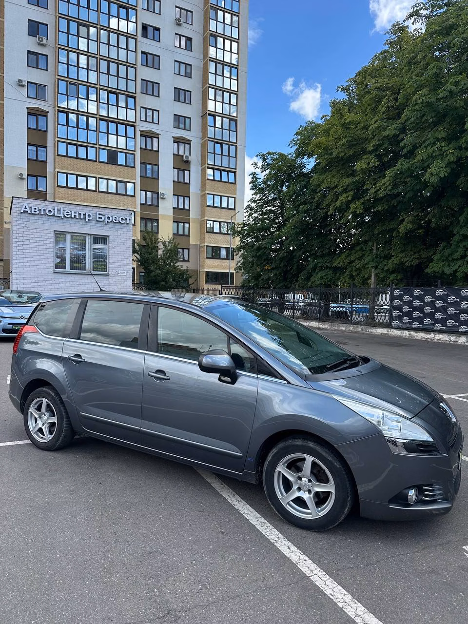 Peugeot 5008 фото 2
