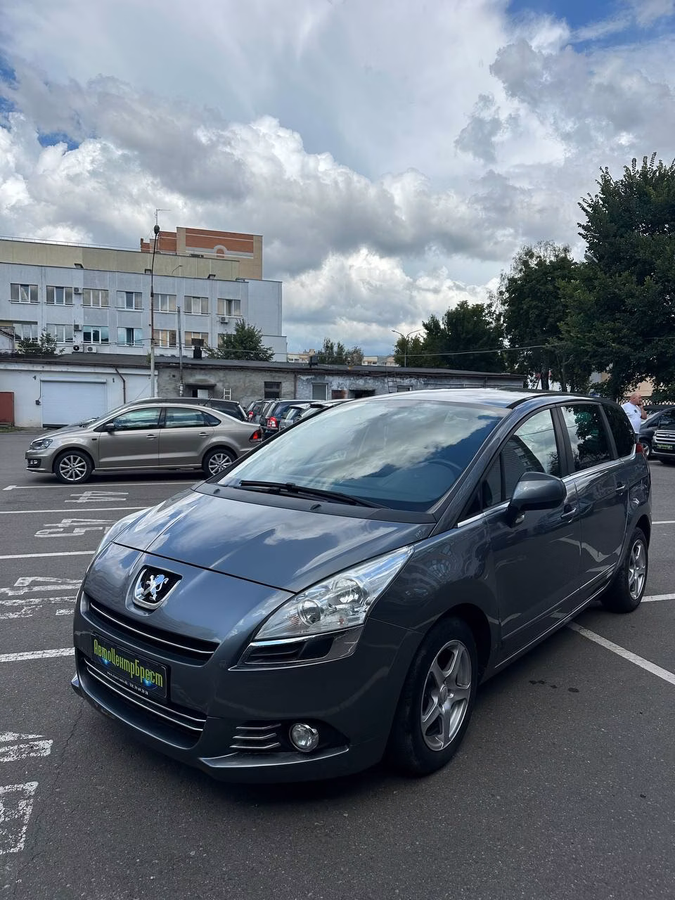 Peugeot 5008 фото 4