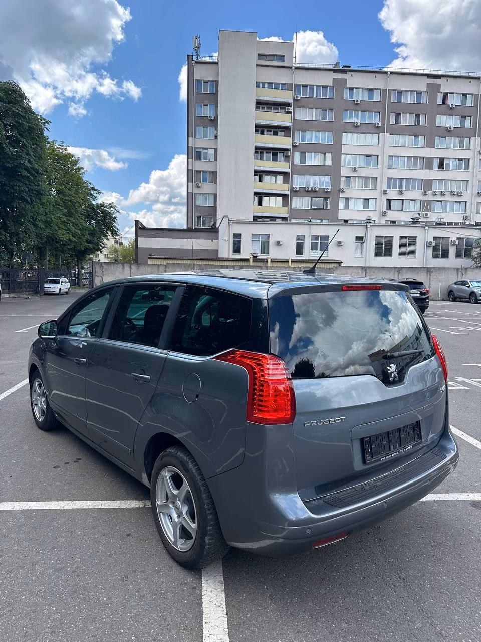 Peugeot 5008 фото 5