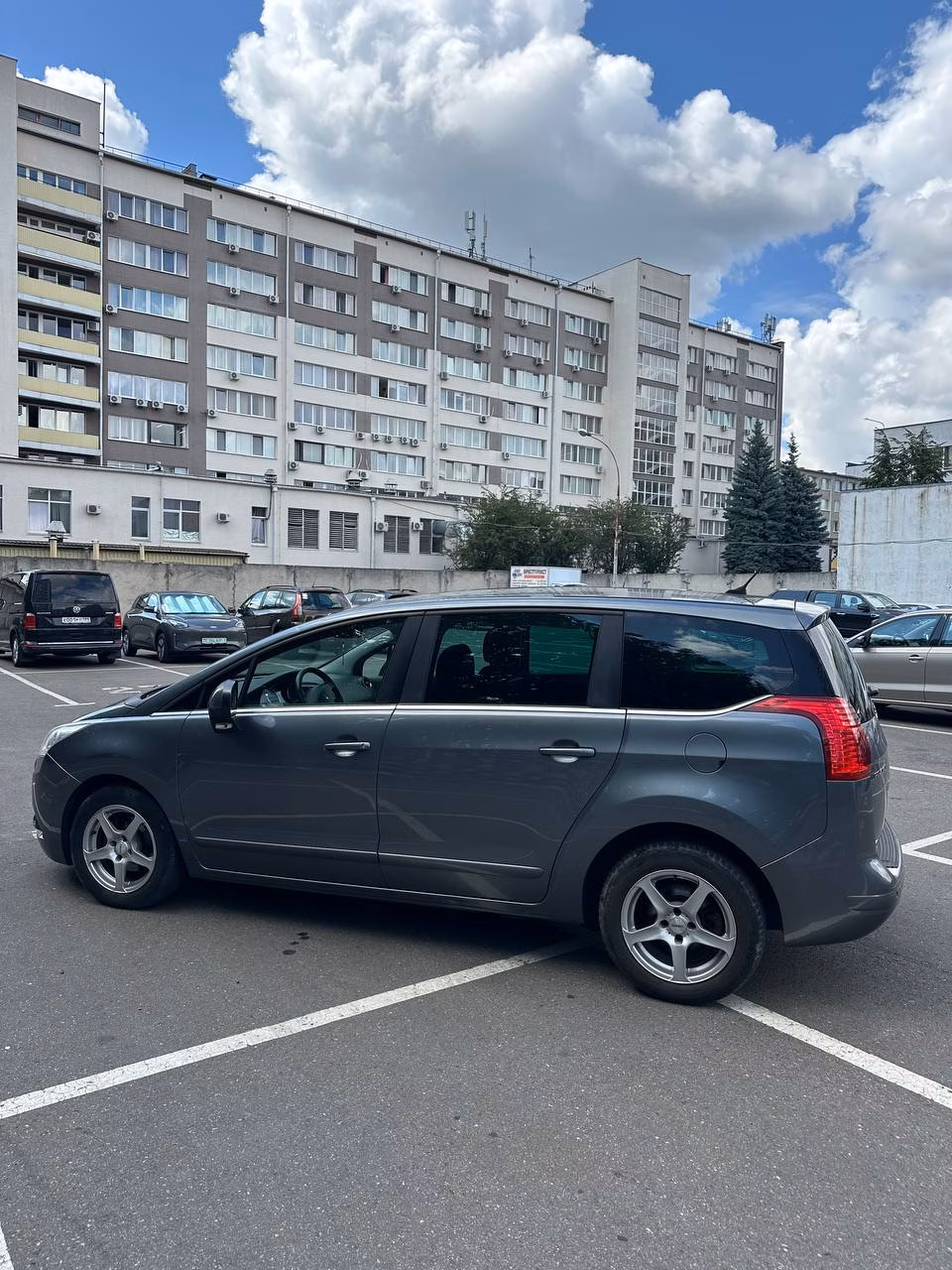 Peugeot 5008 фото 6