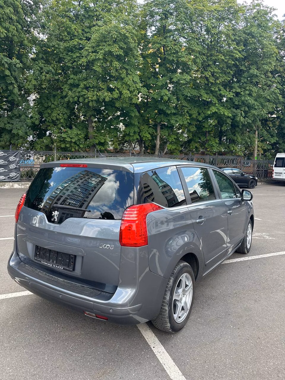 Peugeot 5008 фото 8