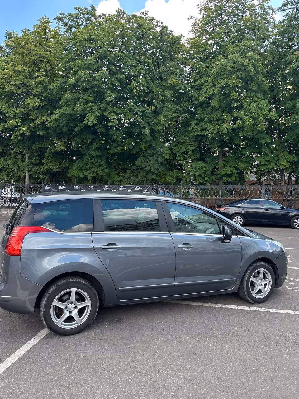 Peugeot 5008 фото 9
