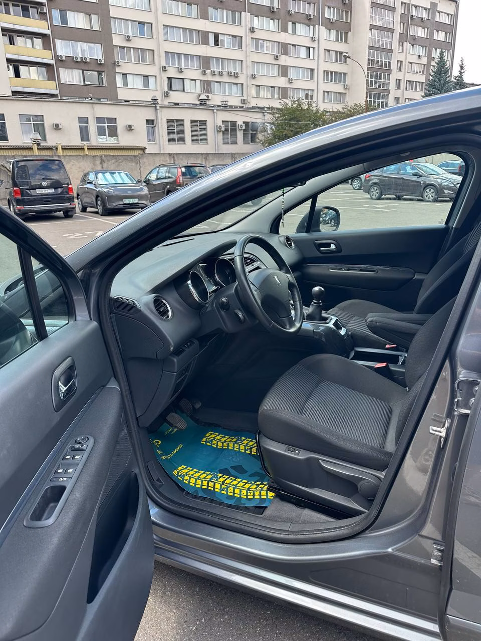 Peugeot 5008 фото 10