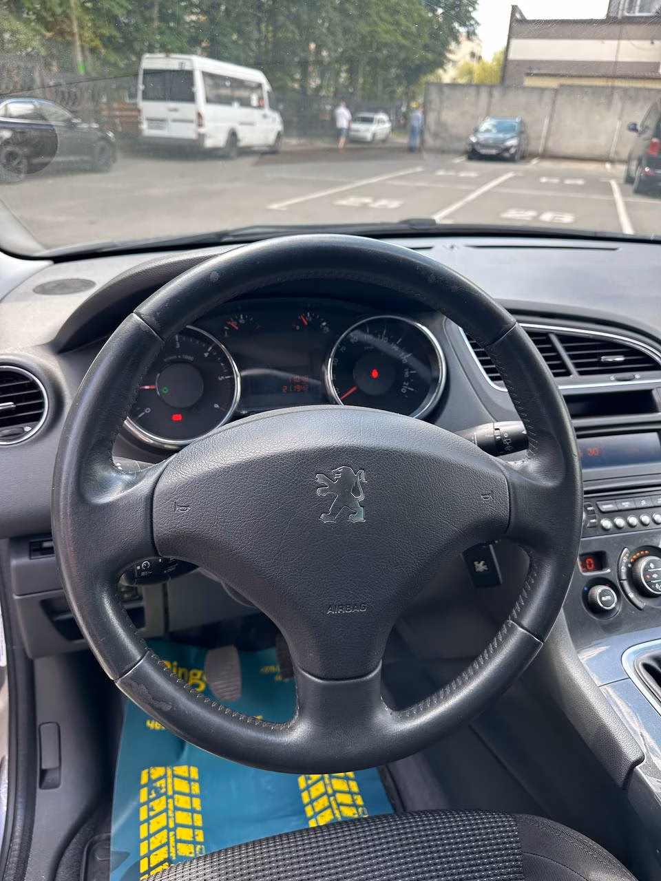 Peugeot 5008 фото 11