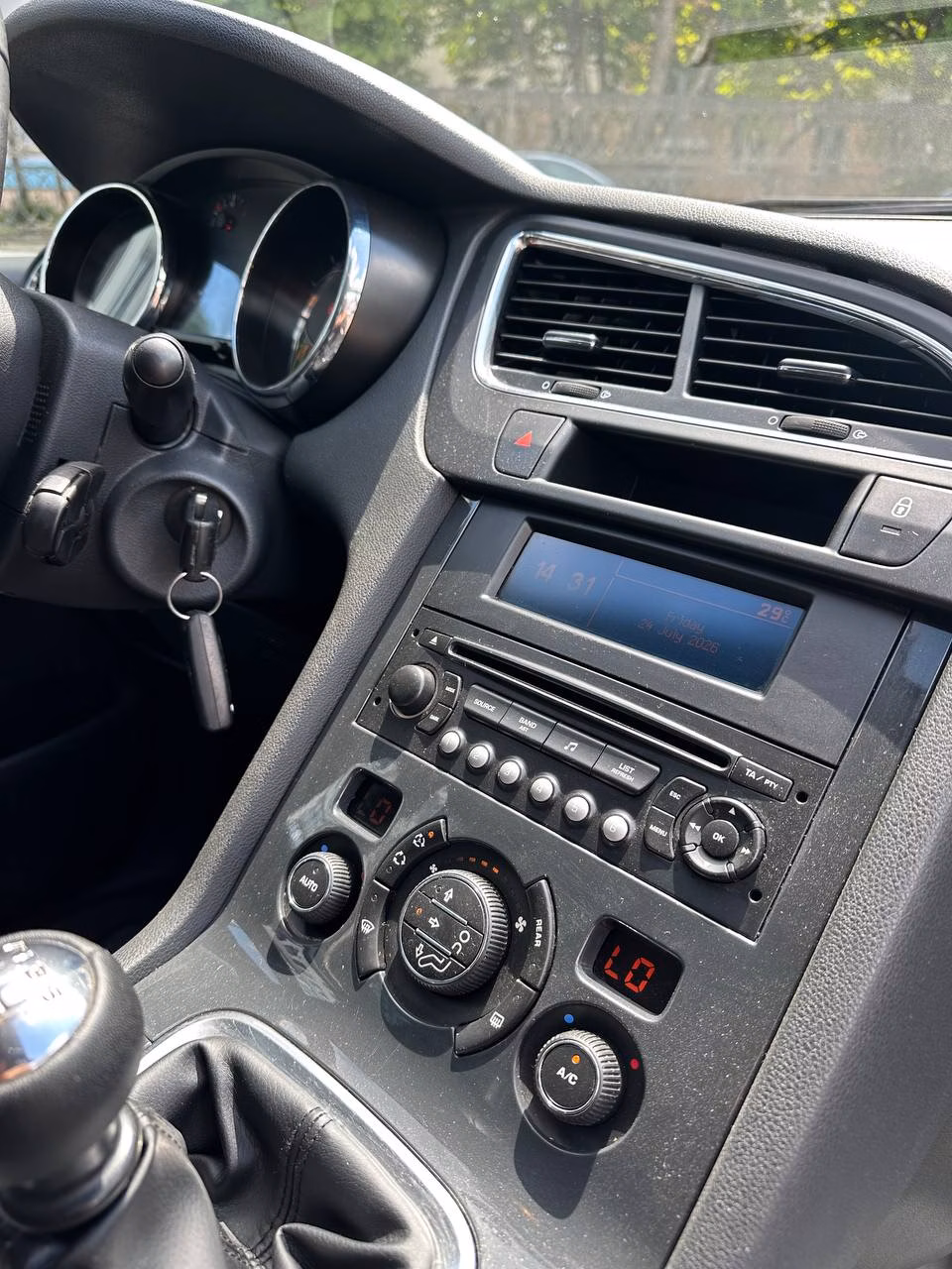 Peugeot 5008 фото 12
