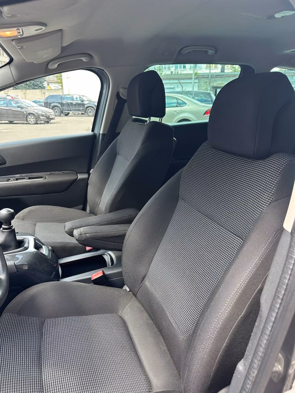 Peugeot 5008 фото 16