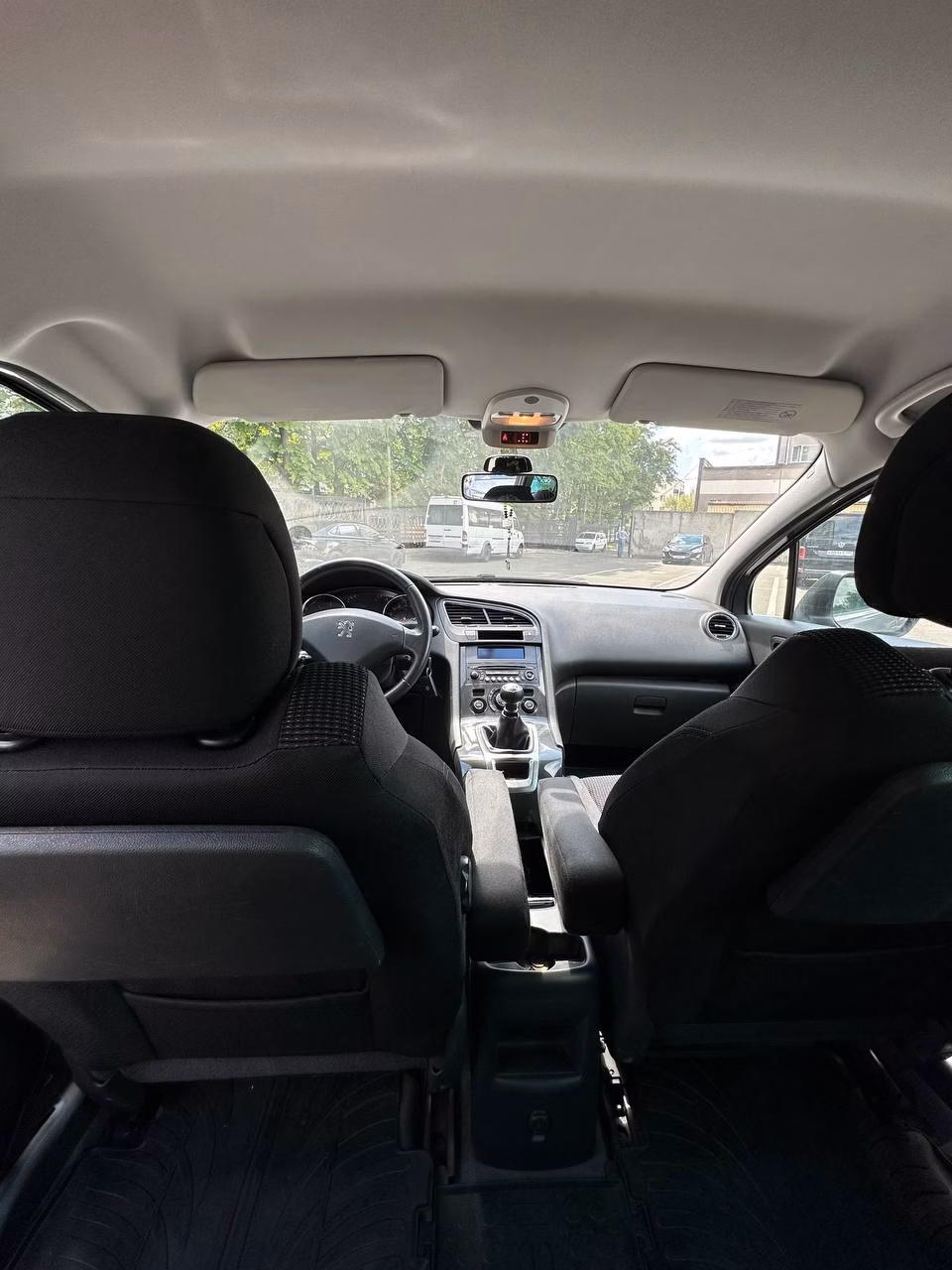 Peugeot 5008 фото 17