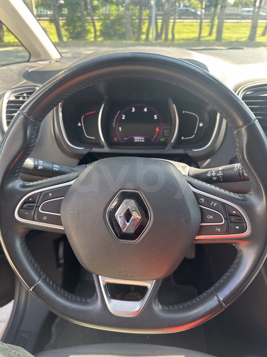 Renault Scenic фото 10