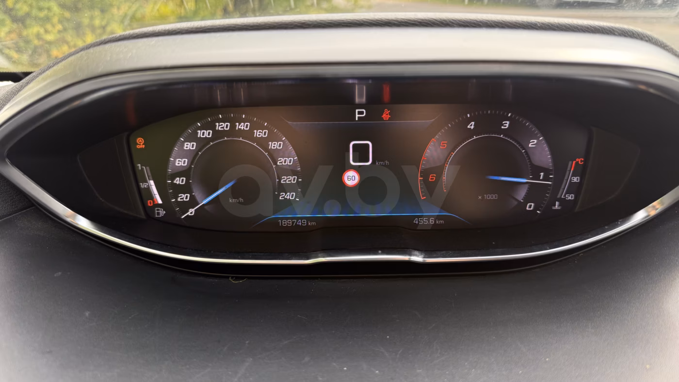 Peugeot 5008 фото 8