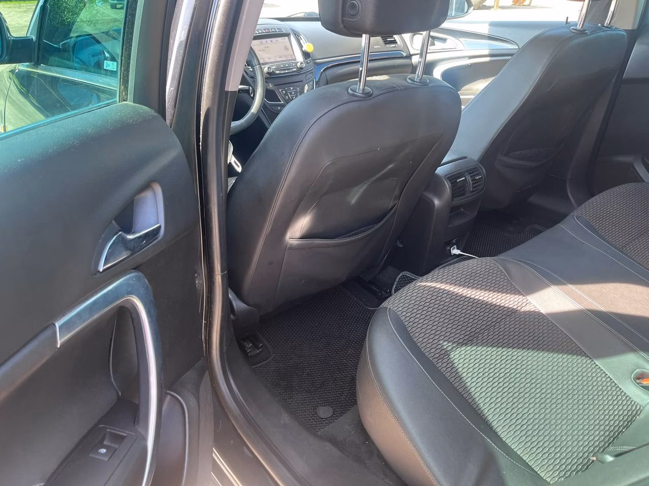 Opel Insignia фото 10
