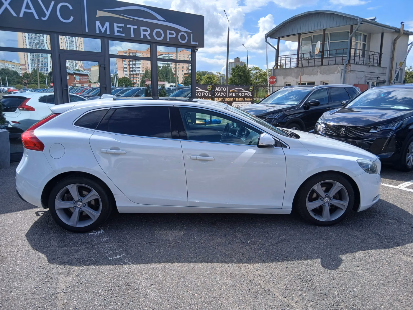 Volvo V40 фото 8