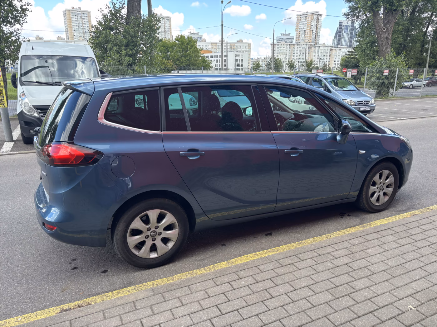 Opel Zafira фото 6
