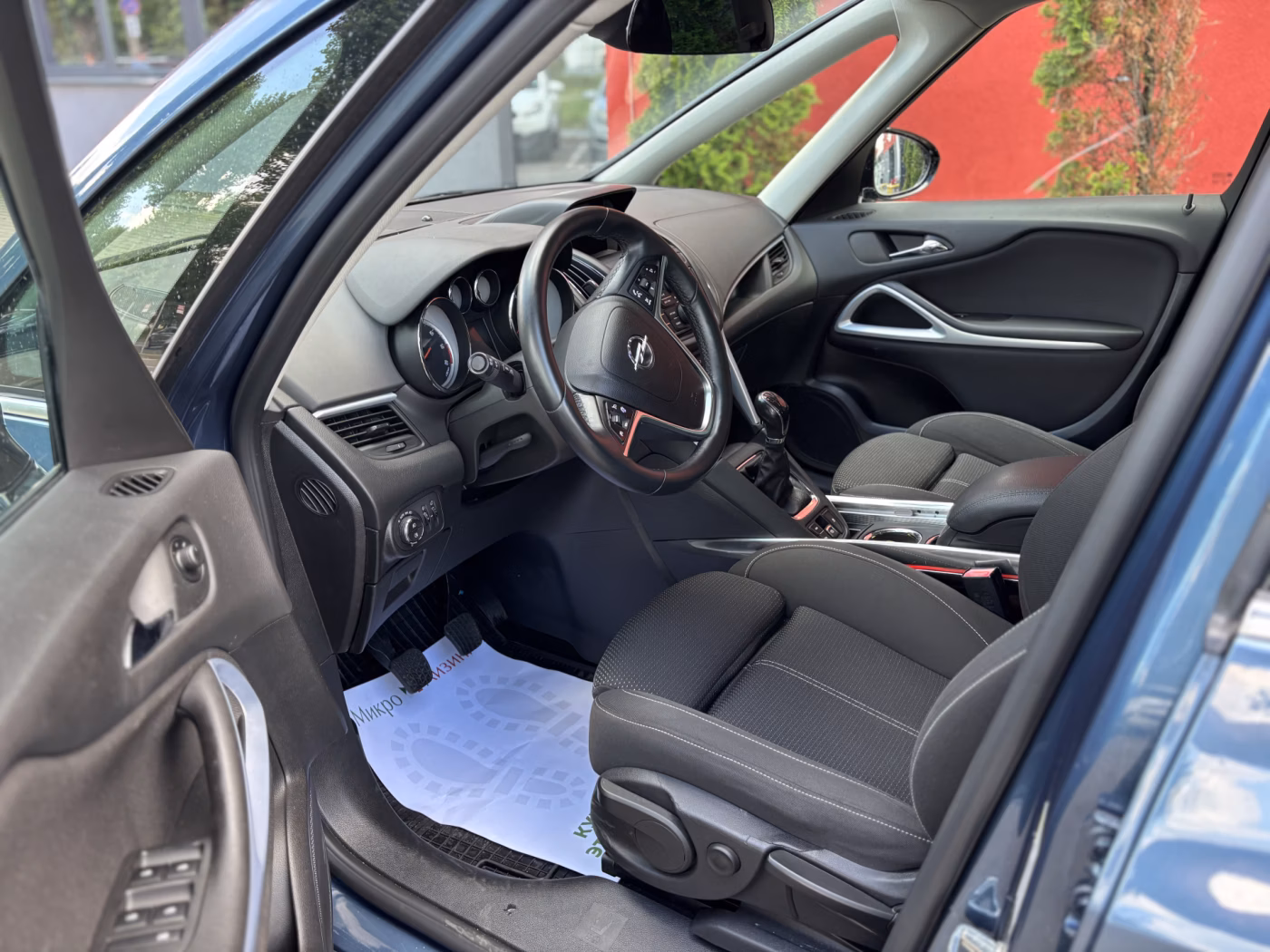 Opel Zafira фото 10