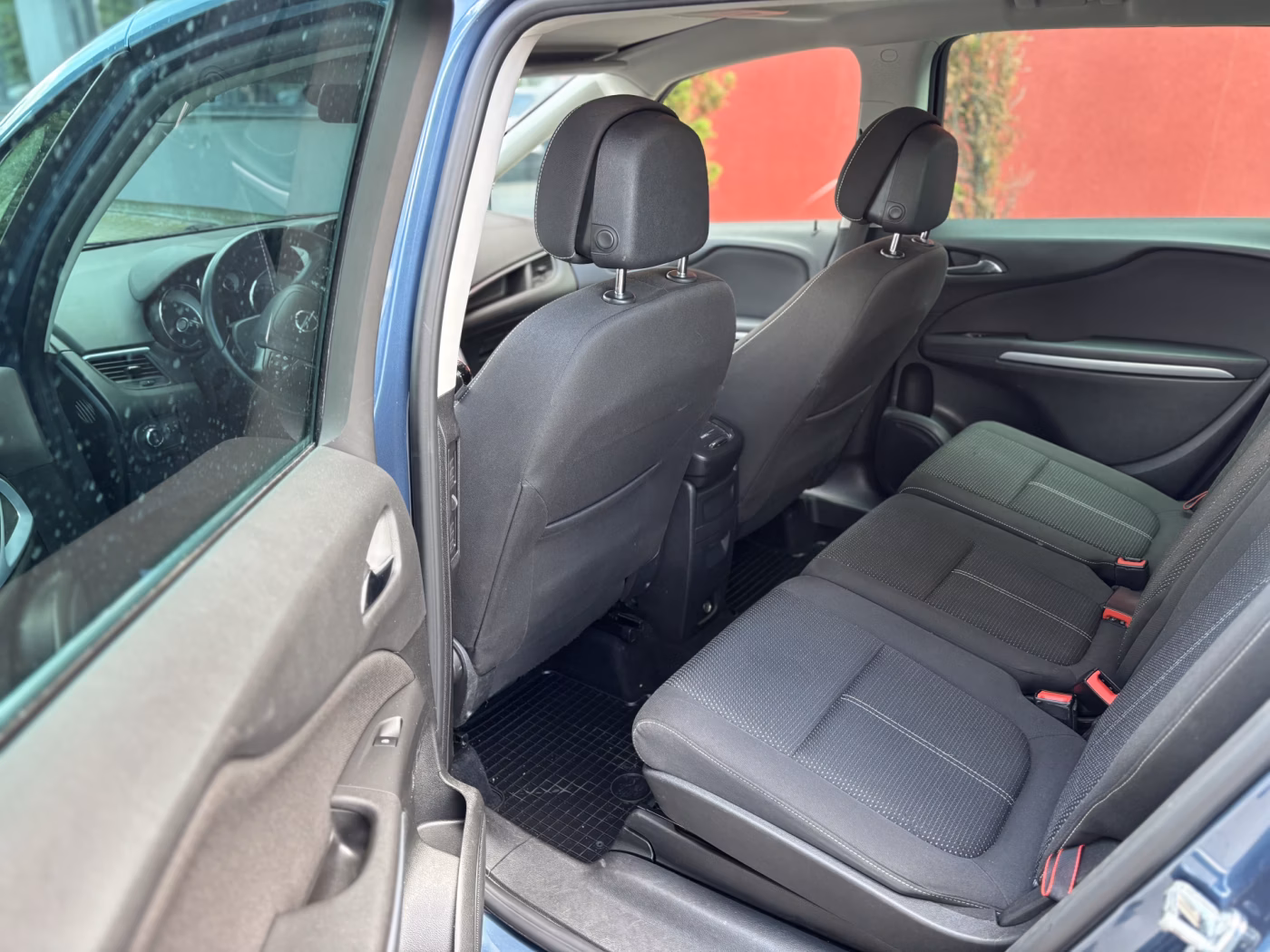 Opel Zafira фото 11