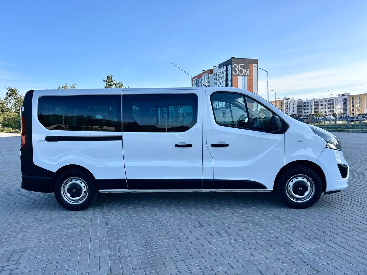 Opel Vivaro фото 3