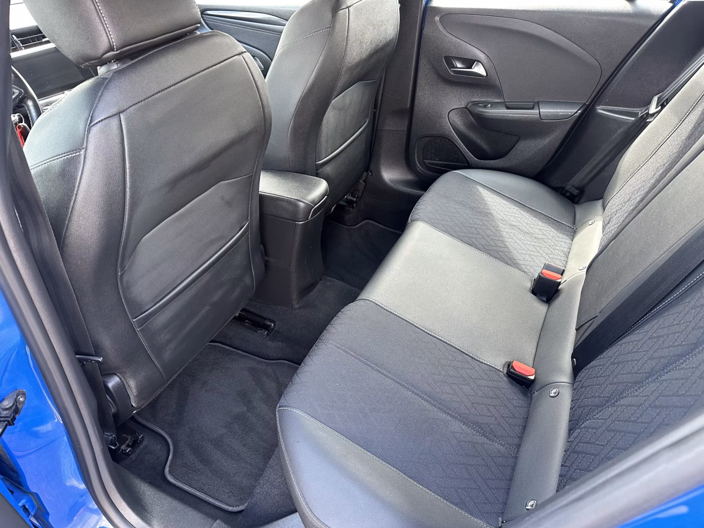 Opel Corsa фото 9