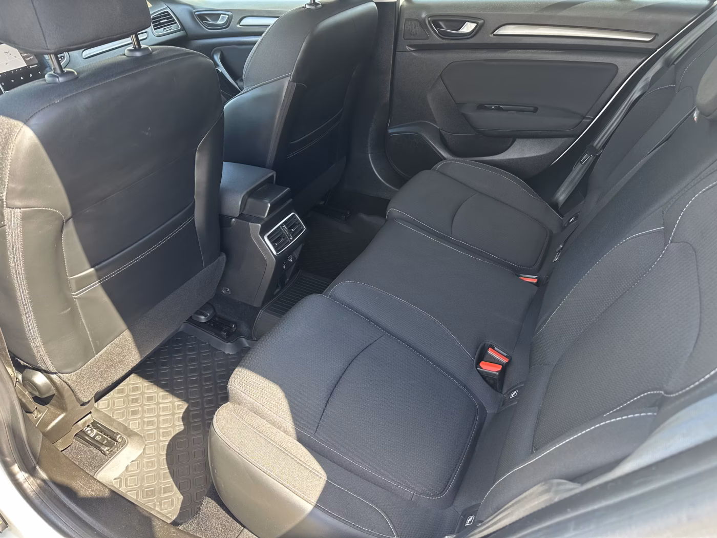 Renault Megane фото 9