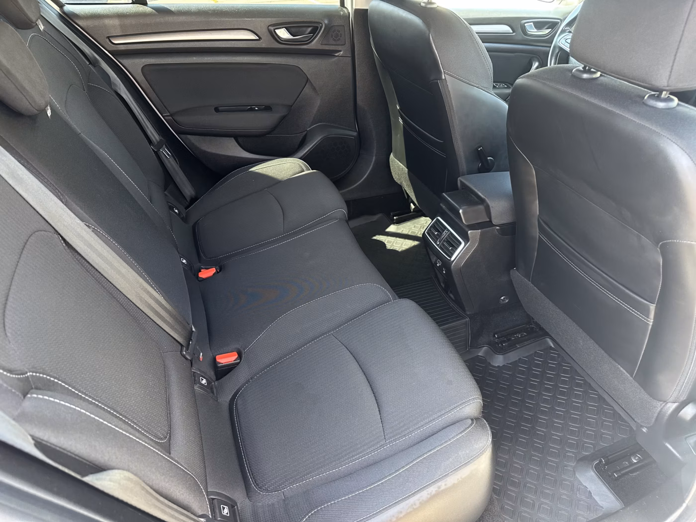 Renault Megane фото 11
