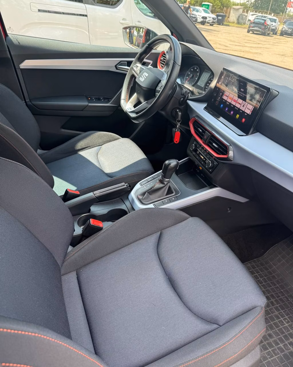 SEAT Arona фото 10