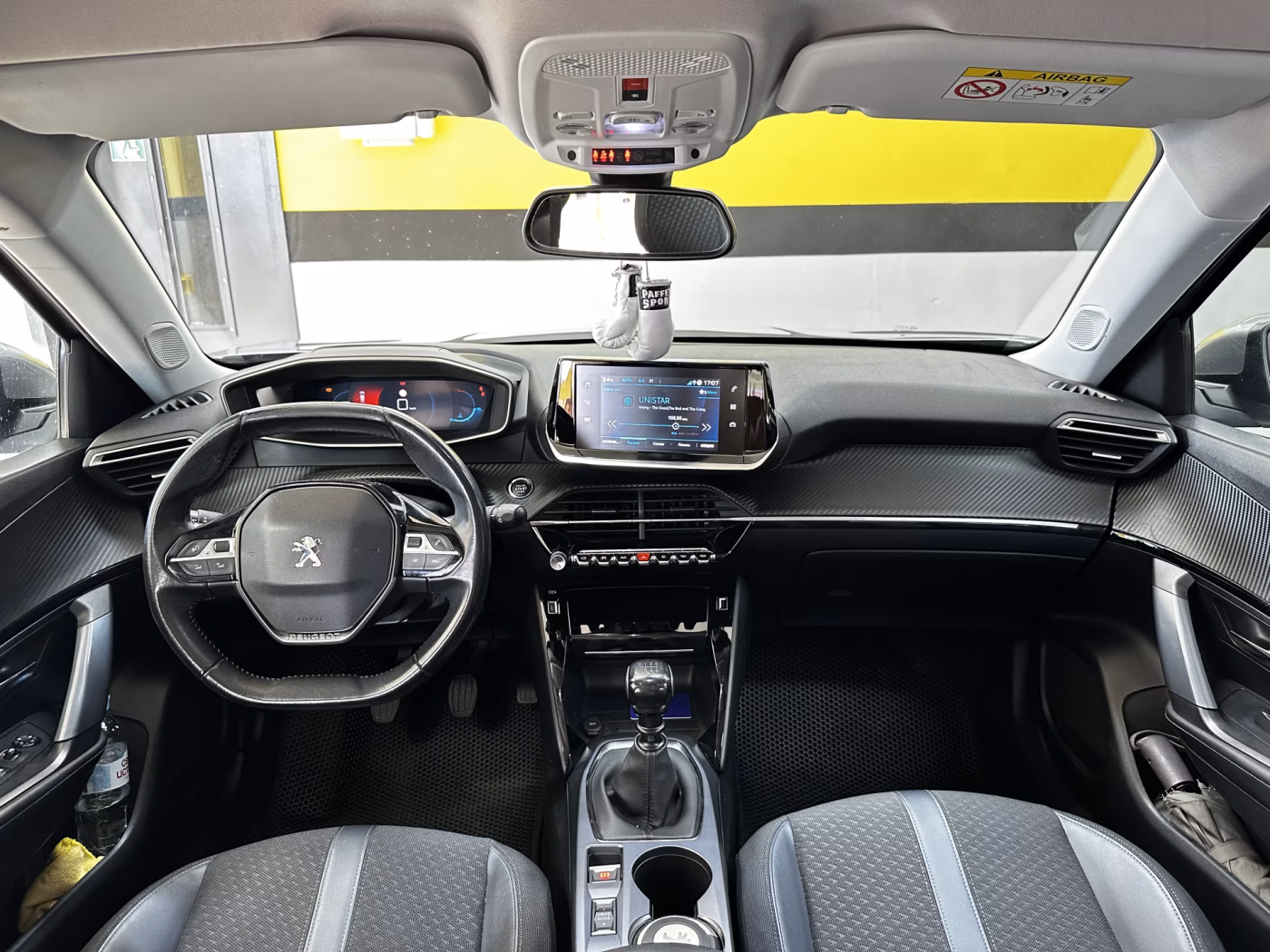 Peugeot 2008 фото 9