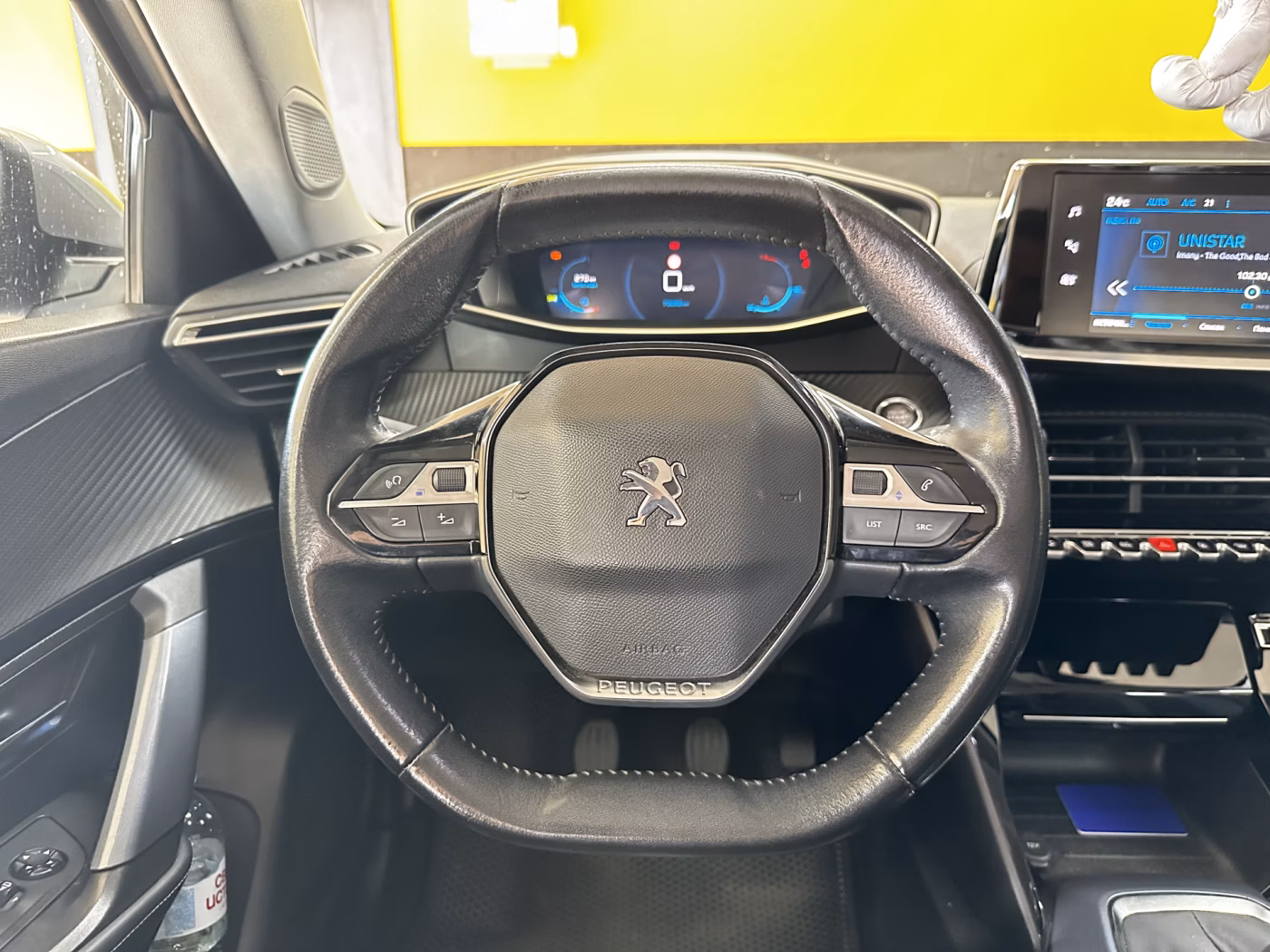 Peugeot 2008 фото 11