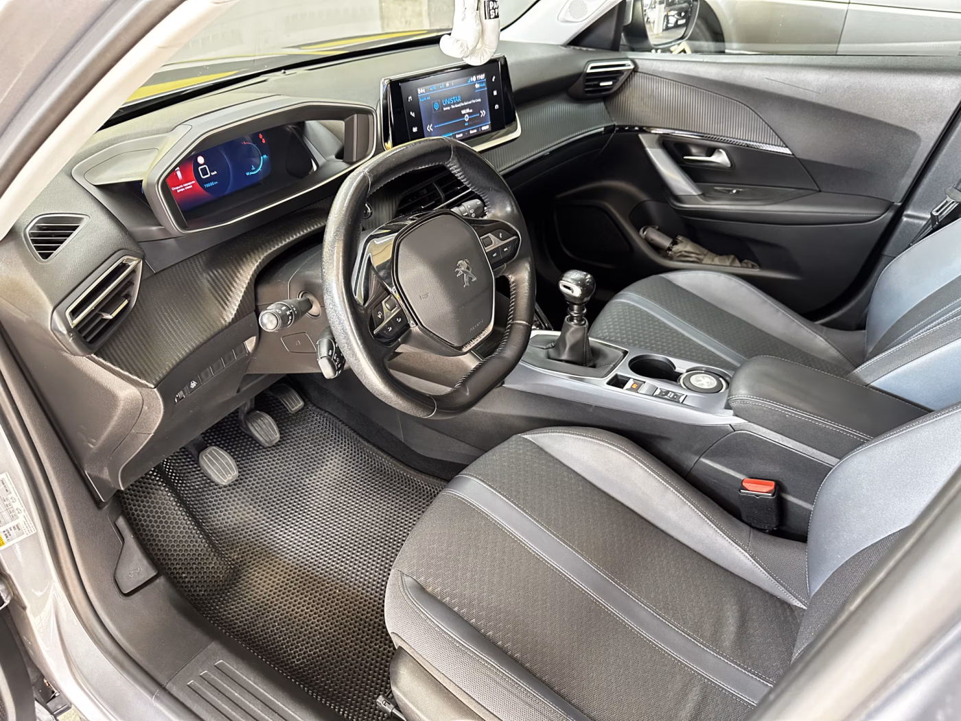 Peugeot 2008 фото 13