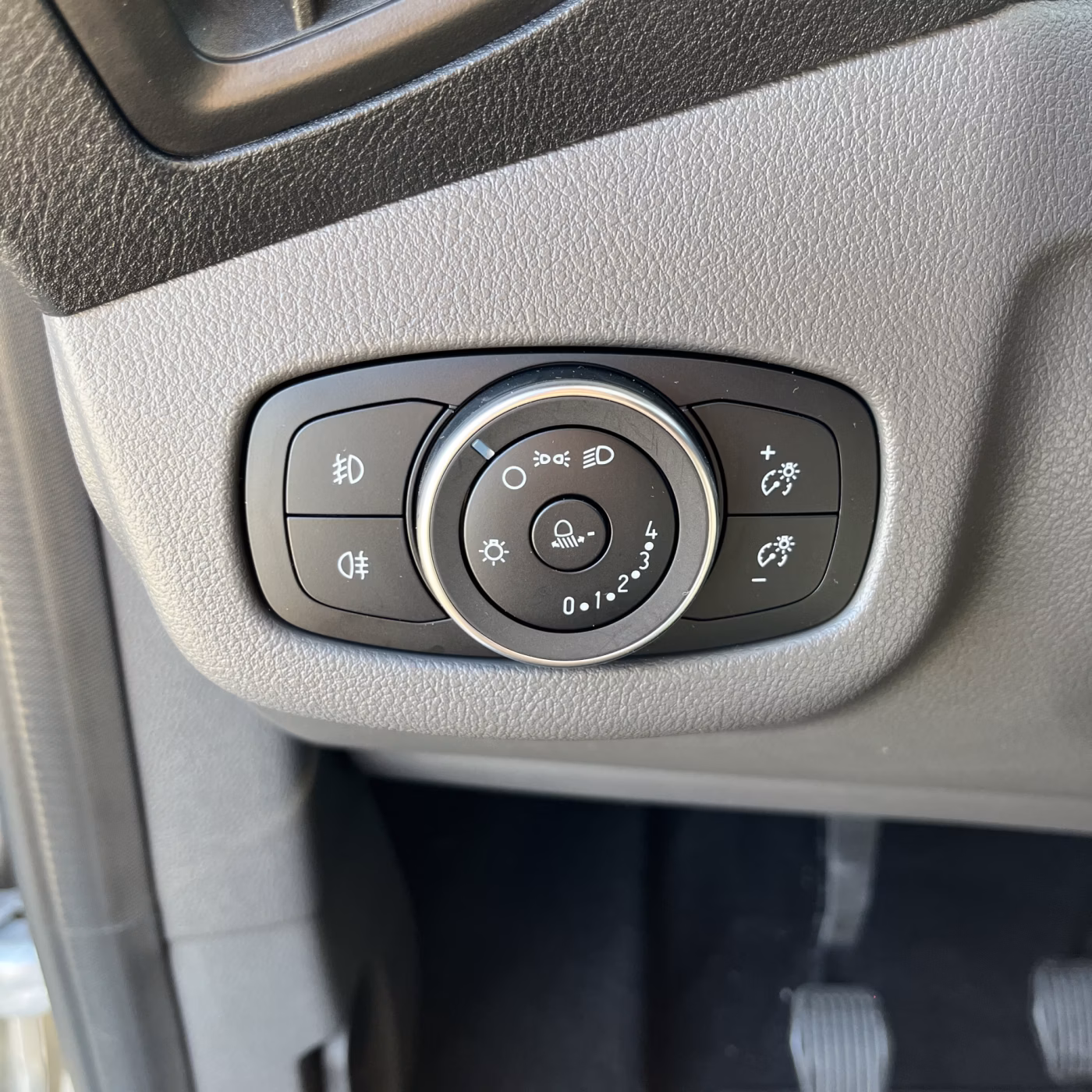 Ford Tourneo Connect фото 10
