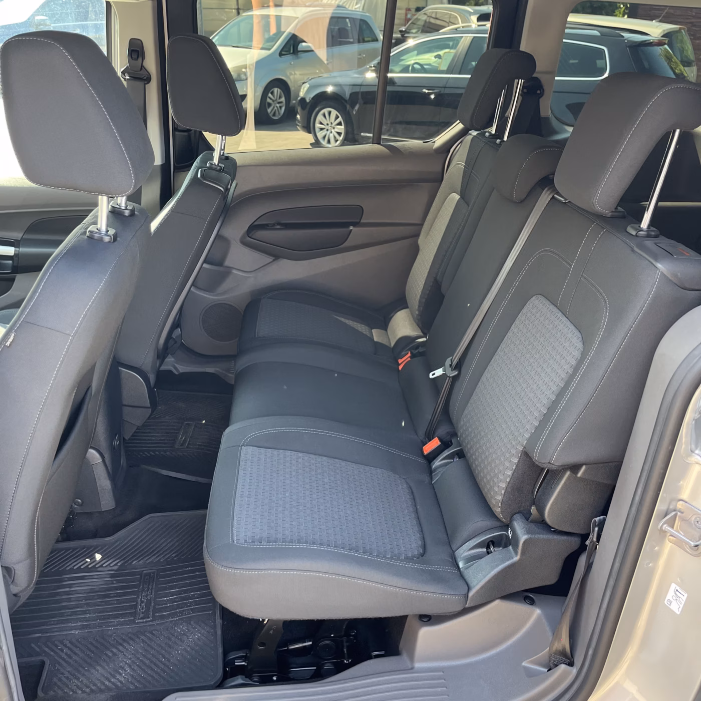 Ford Tourneo Connect фото 17