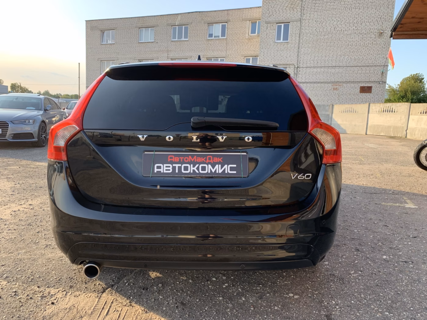 Volvo V60 фото 4