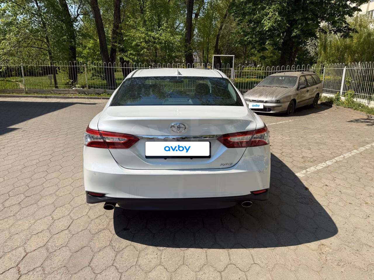 Toyota Camry фото 7