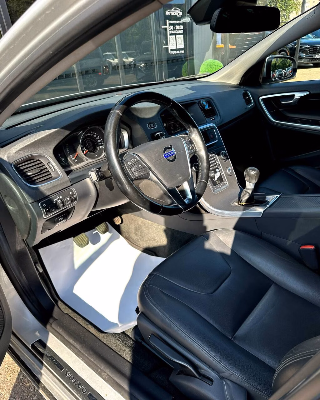 Volvo V60 фото 9