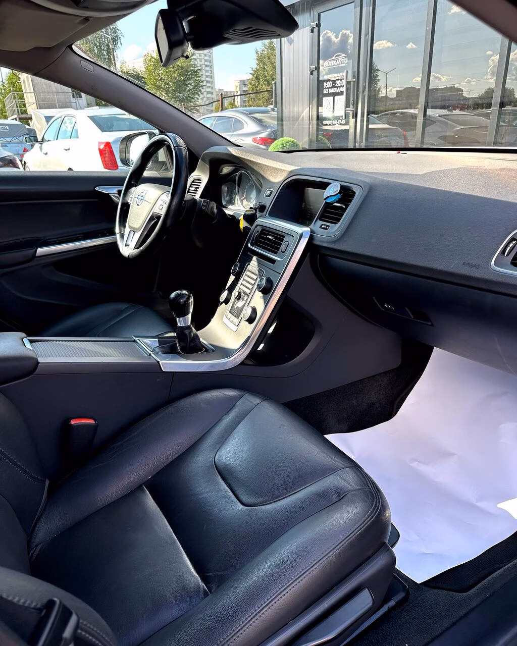 Volvo V60 фото 11