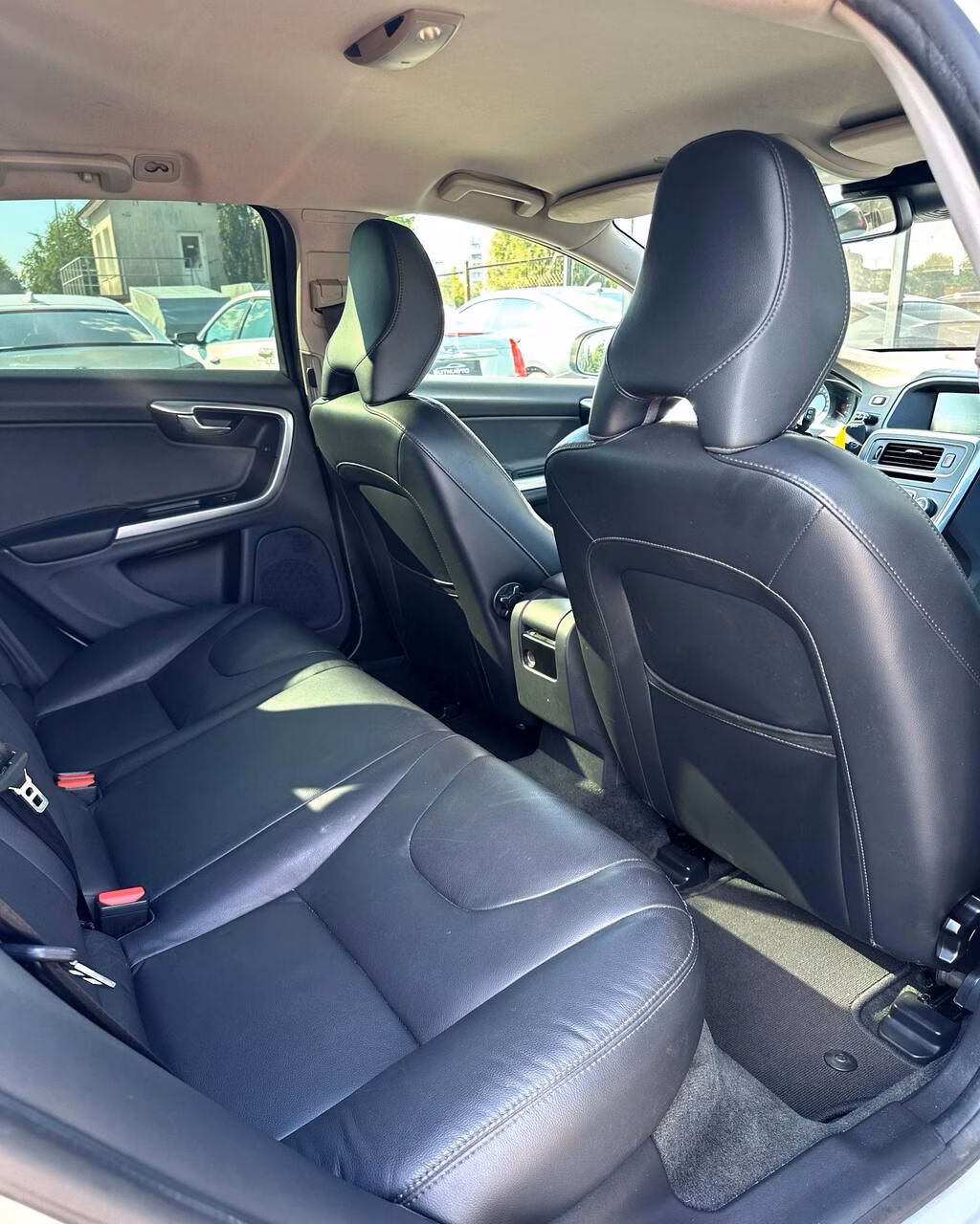 Volvo V60 фото 13